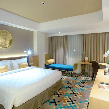 Hotel Ciputra Cibubur Exterior foto
