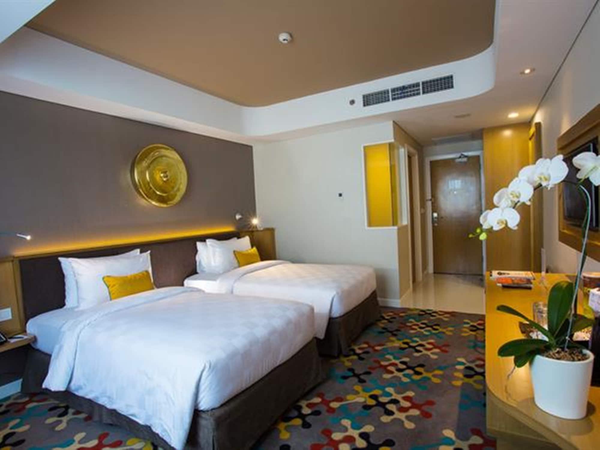 Hotel Ciputra Cibubur Exterior foto