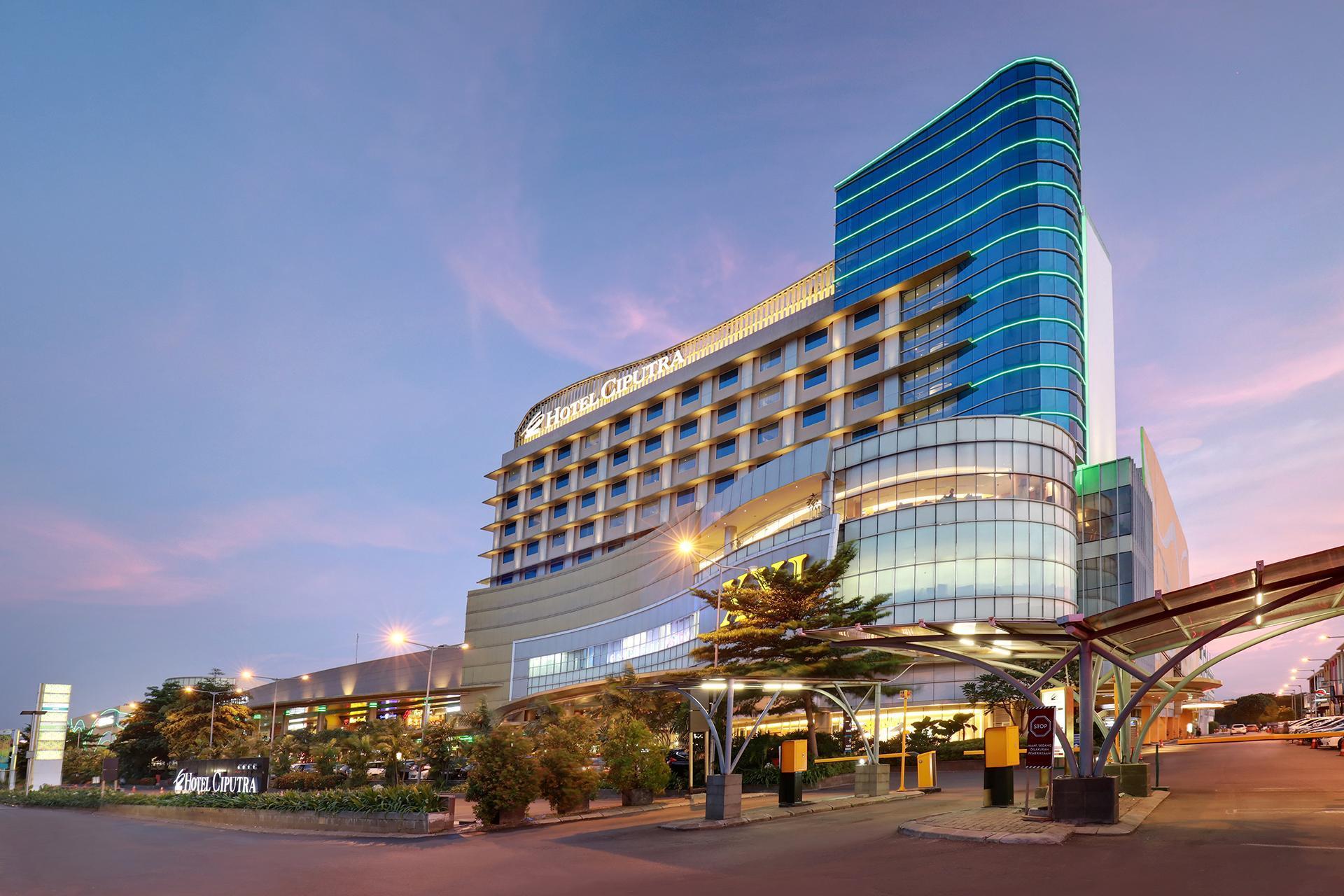 Hotel Ciputra Cibubur Exterior foto