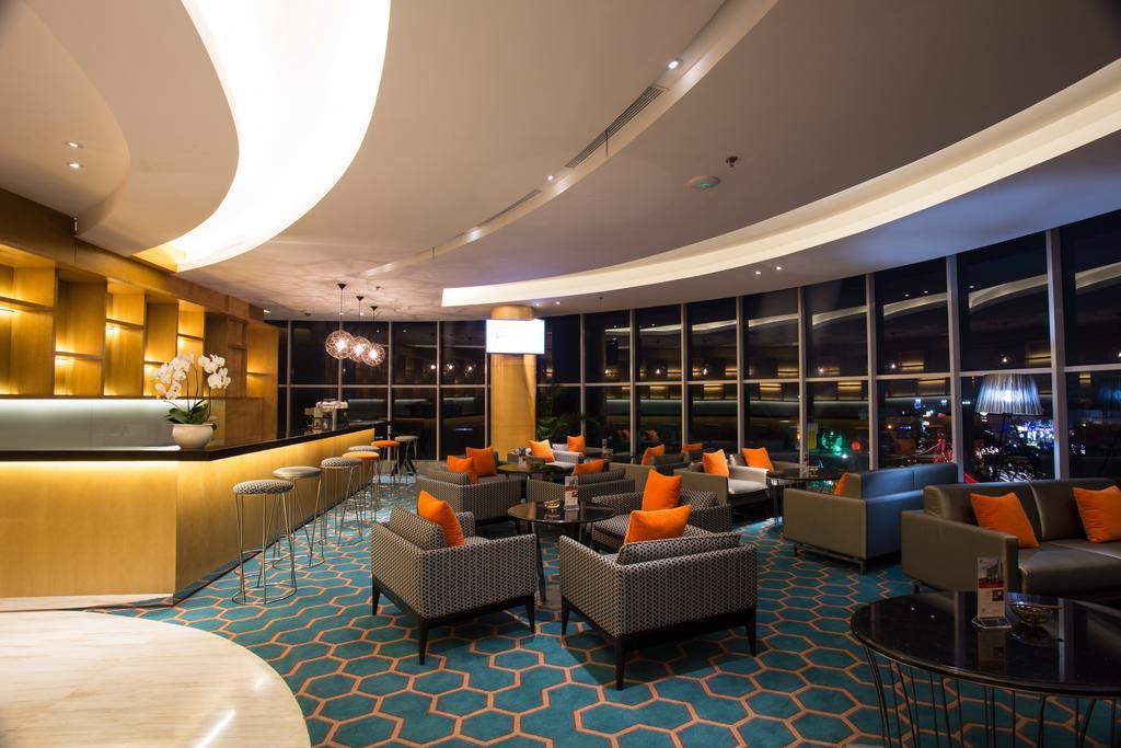 Hotel Ciputra Cibubur Exterior foto