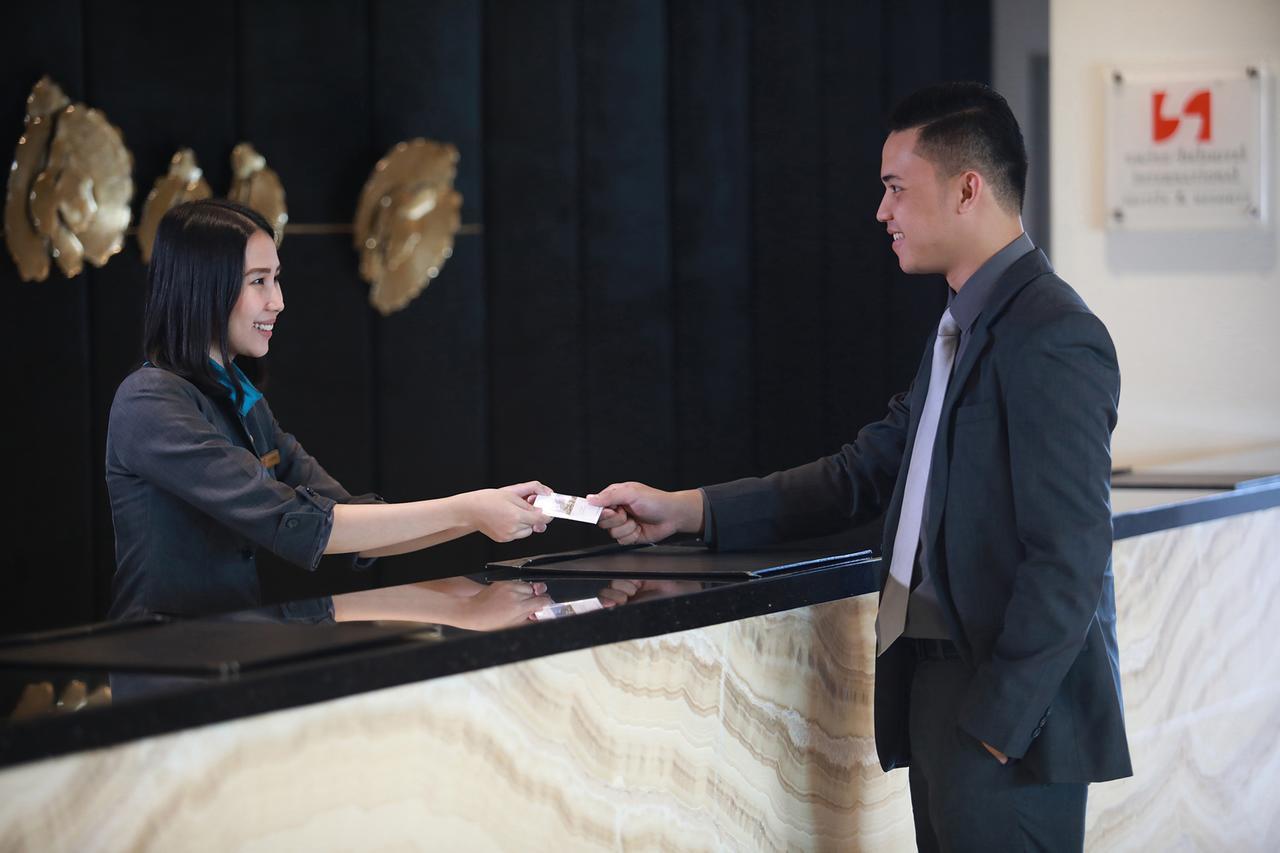 Hotel Ciputra Cibubur Exterior foto