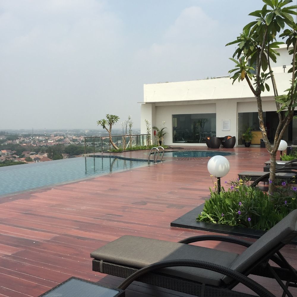 Hotel Ciputra Cibubur Exterior foto