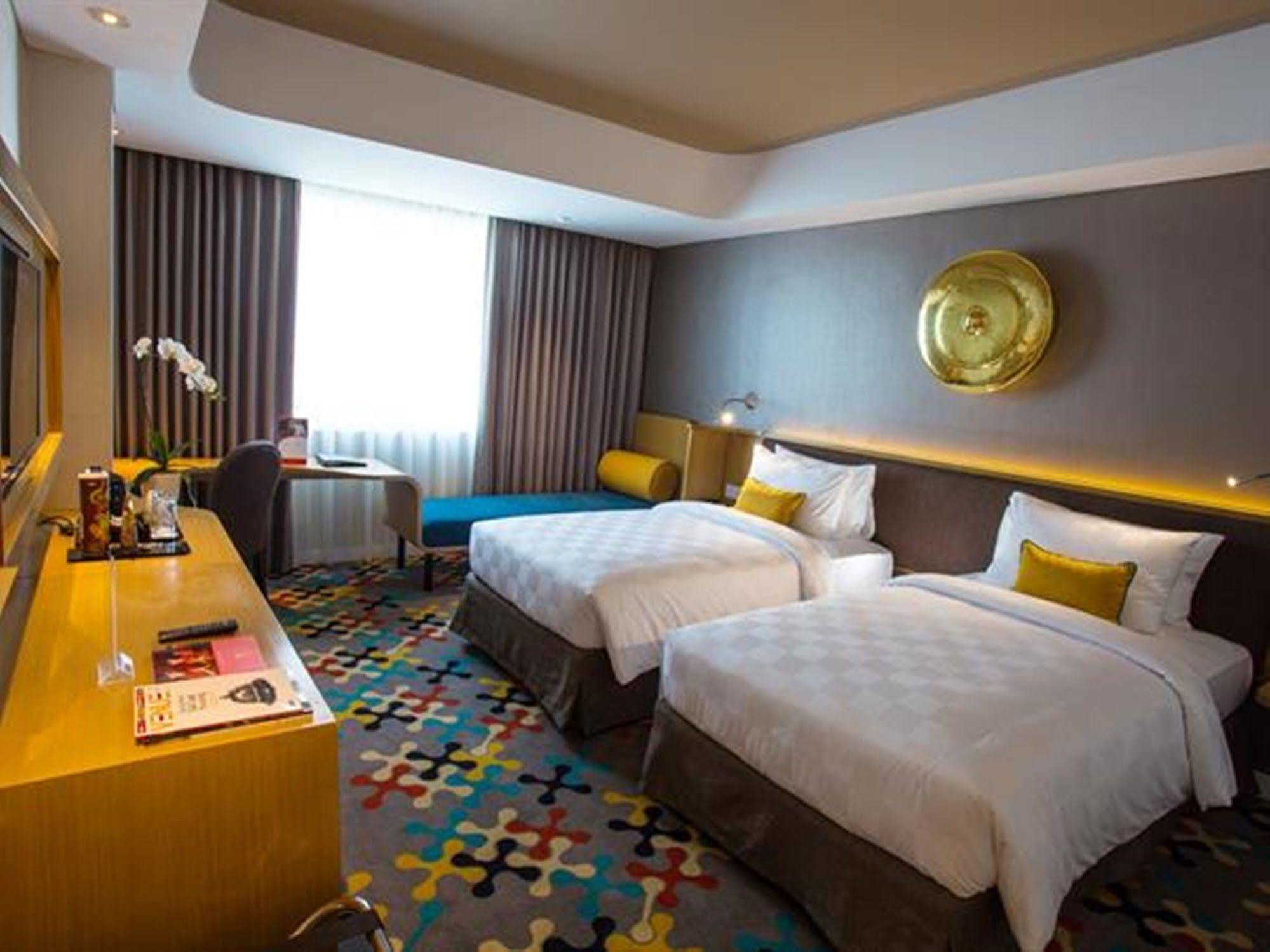 Hotel Ciputra Cibubur Exterior foto