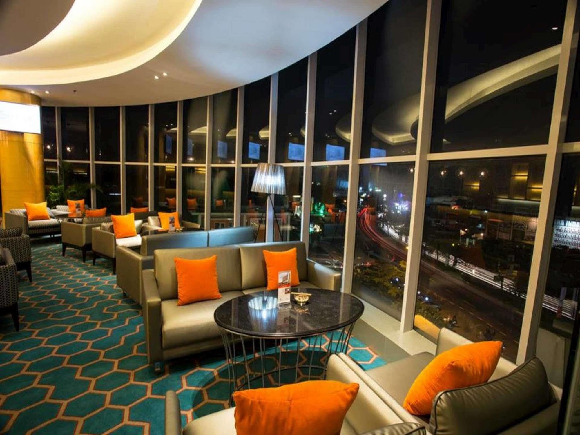 Hotel Ciputra Cibubur Exterior foto